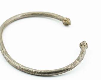 【海外配送可】【送料無料】 Vintage Big Size West Indian Cone Pointed Ends Notches その他