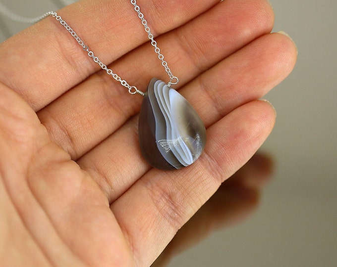 Vintage Pear Shape Agate Stone Design Necklace 925 Sterling Silver NC 1934