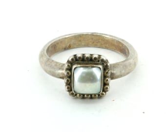 Vintage Size 9 Silpada Button Frame Mother of Pearl Ring Sterling Silver Rg 453