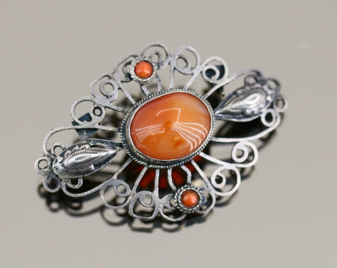 Vintage Beautiful Carnelian Stone Scroll Design Pin/Brooch 925 Sterling BB 1824