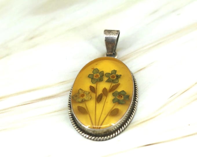 Vintage Yellow Flower Resin Encased  Oval Pendant 925 Sterling PD 1279