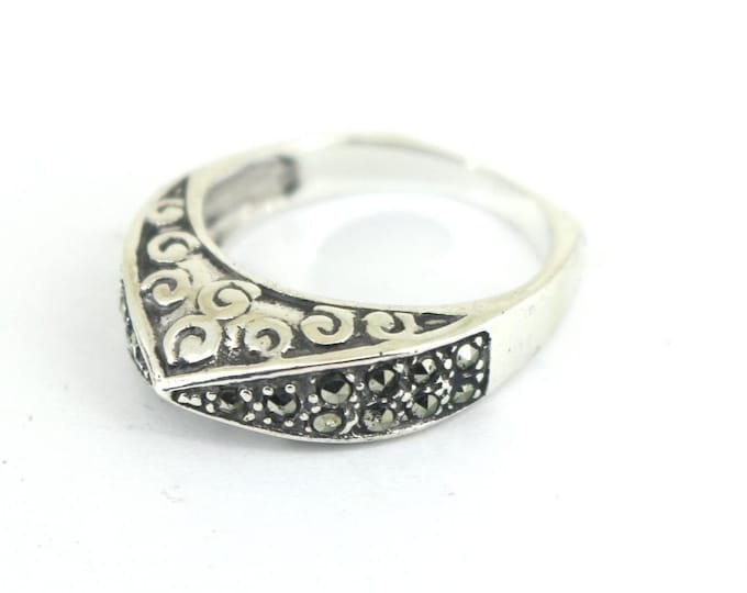 Vintage Size 7 Hand Crafted Marcasite Pyramid  Ring 925 Sterling Silver RG 1939