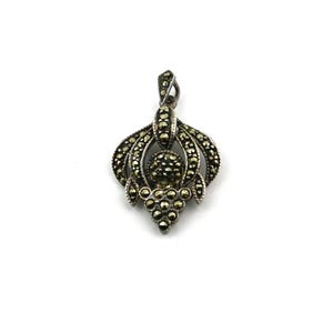 Vintage Shiny Marcasite Stones Flower Floral Art Deco Design Pendant 925 Sterling PD 2908S