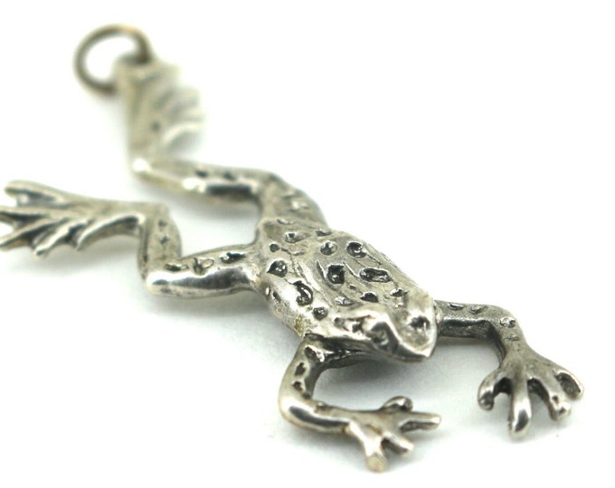 Vintage Climbing Frog Detailed Design Pendant 925 Sterling PD 2248