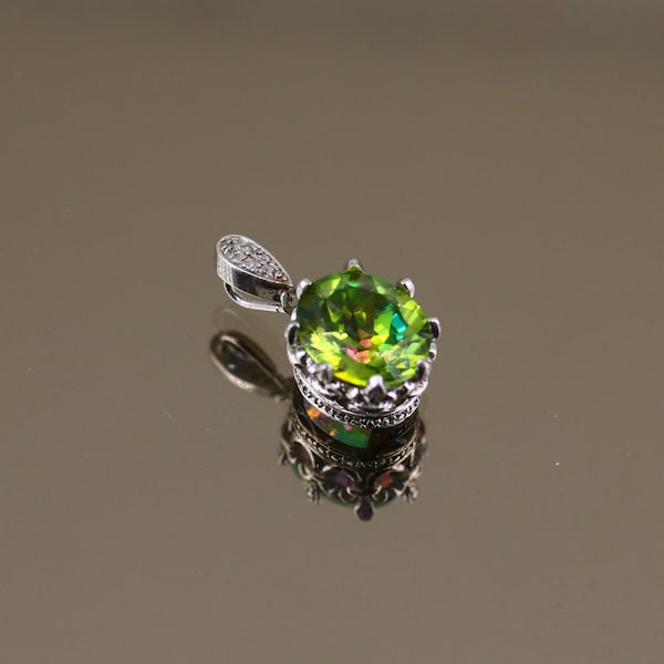 Vintage Beautiful Crown Shape Large Shiny Green Crystal CZ Small Real Diamonds Design Pendant 925 Sterling PD 2336