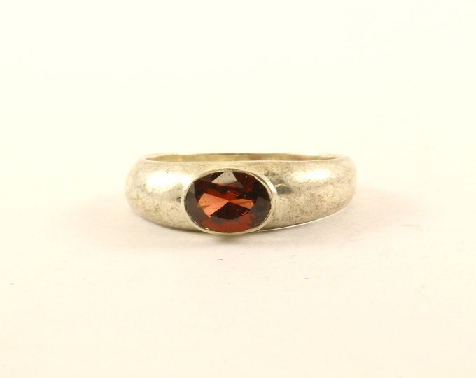 Vintage Oval Red Garnet Crystal Design Band Ring 925 Sterling Silver RG 3619