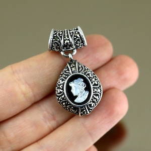 Vintage Shiny Marcasite Stones Lady Goddess Face Oval Egg Shape Art Deco Design Pendant 925 Sterling PD 2752