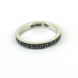 Vintage Size 8 Shiny Classic Marcasite Band Ring 925 Sterling Silver RG 4749