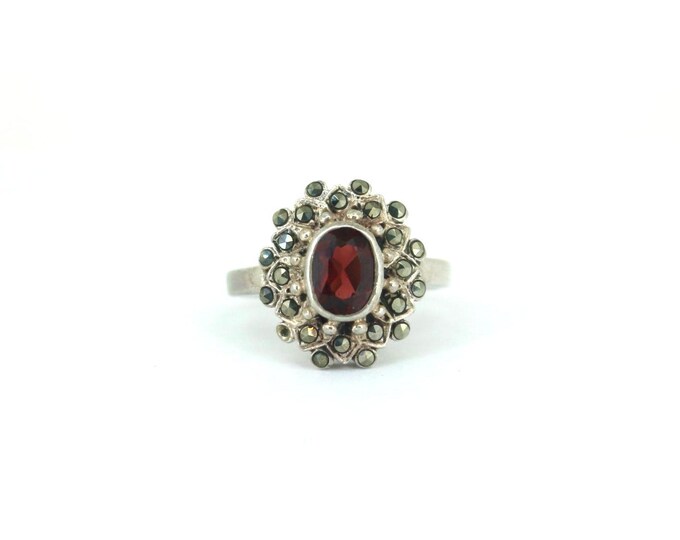 Vintage Marcasite Red Crystal Flower Shape Design Ring 925 Sterling Silver Rg 4138