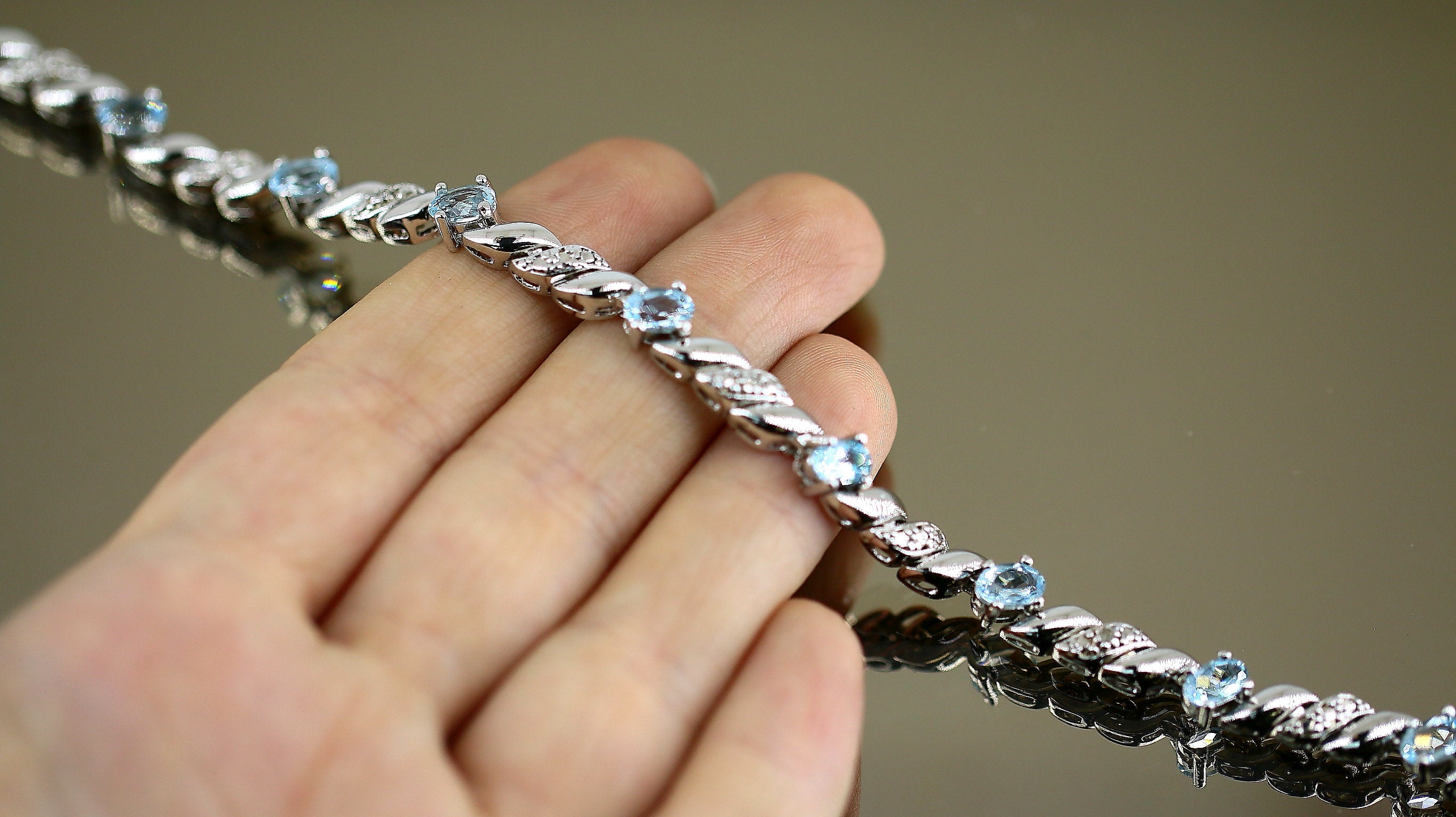 Vintage Shiny Oval Blue Crystals CZ Tennis Bracelet 925 Vintage Shiny Oval Blue Crystals CZ Tennis Bracelet 925