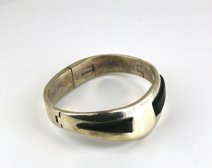 Vintage Mexico Shiny Black Onyx Wavy Abstract Shape Design Oval Bangle Bracelet 925 Sterling BR 3918