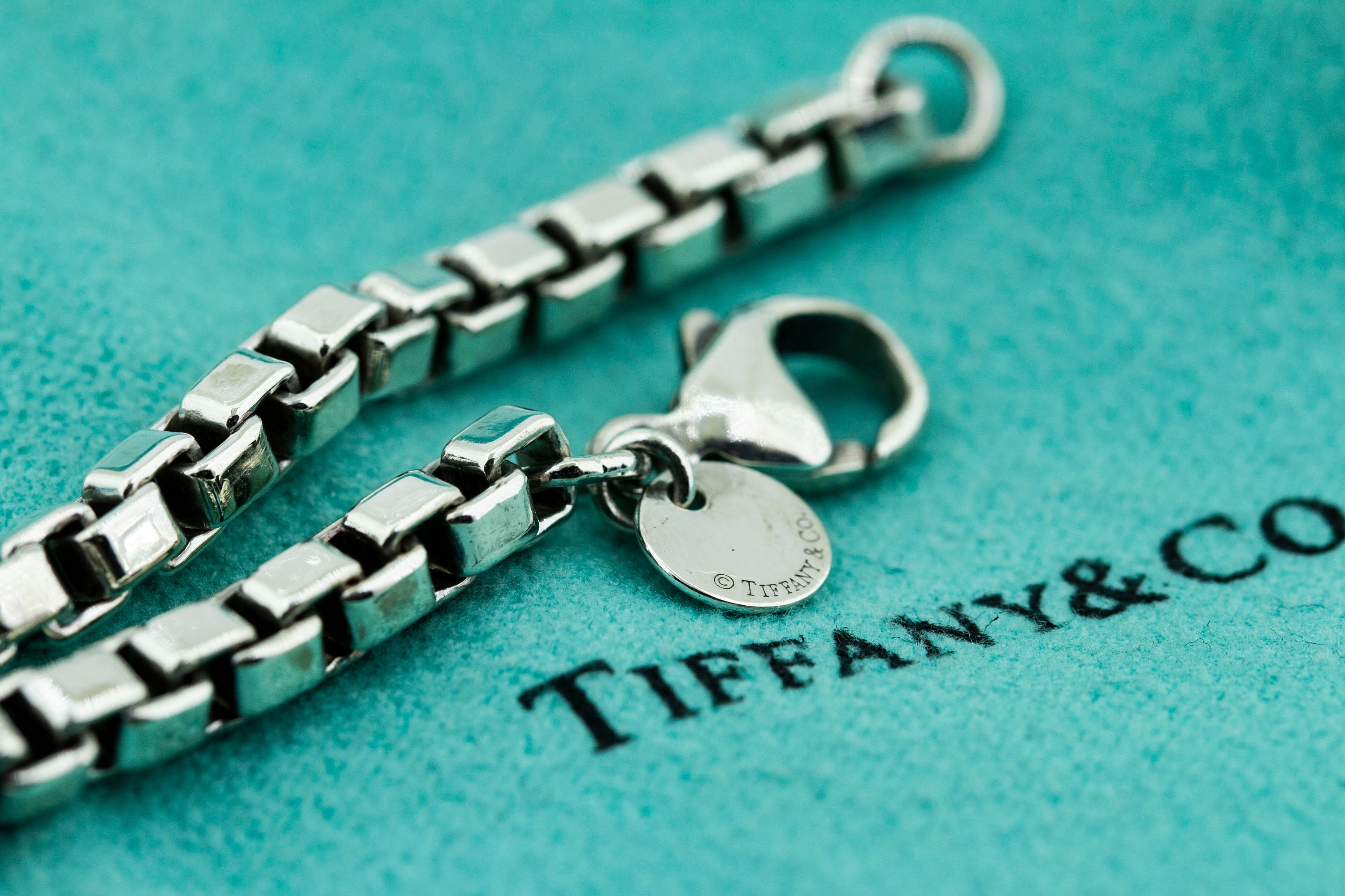 Tiffany and Co. Sterling Silver Toggle Chain Bracelet – I MISS YOU VINTAGE