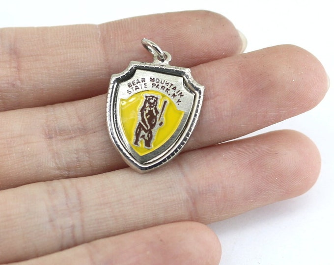 Vintage Beautiful Little Bear Mountain State Park NY Design Pendant 925 Sterling Silver PD 2531