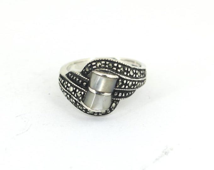 Vintage Size 7 Mother of Pearl & Marcasite Ring 925 Sterling RG 4522