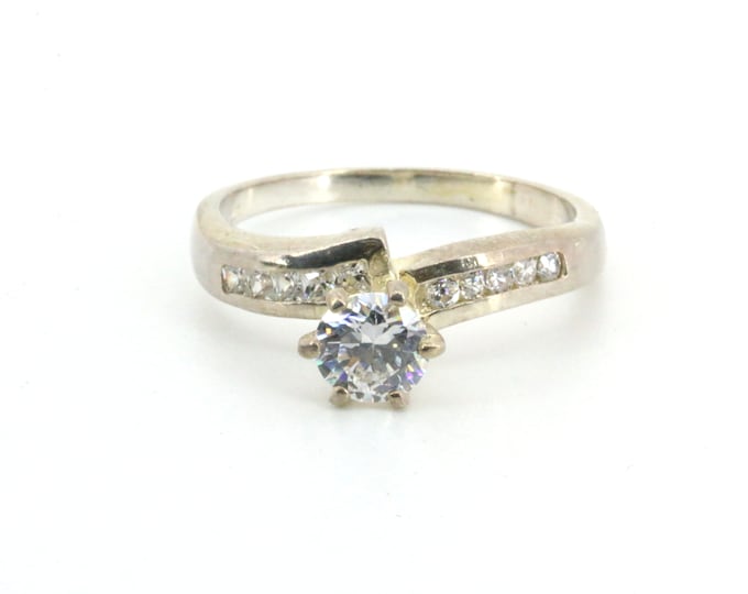 Size 9 One Large Round  Crystal & Ten White Crystals  Vintage  Engagement Ring 925 Sterling Silver RG 4265