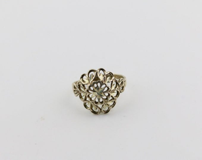 Vintage Beautiful Flower Floral Filigree Cut Design Ring 925 Sterling Size 7.75 RG 4258r