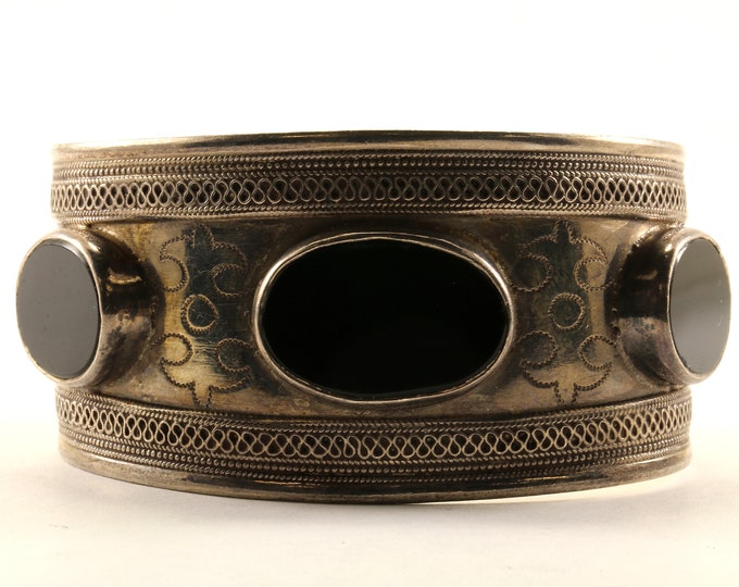 Vintage Beautiful Large Black Onyx Bali Design Cuff Bracelet 925 Sterling BR 62