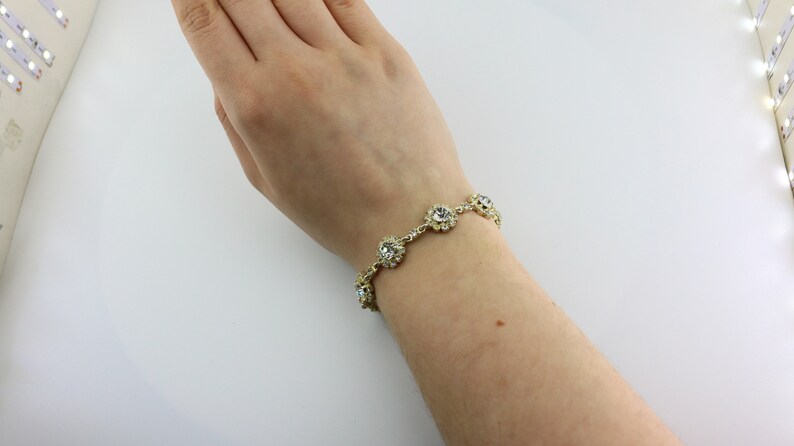 Vintage Sparkling White Crystals CZ Flowers Floral Design Tennis Chain Bracelet 925 Sterling Silver BR 852L