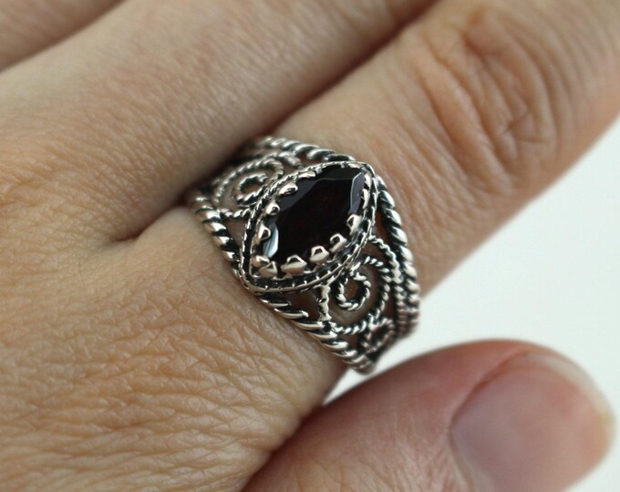 Vintage Size 8 Marquise Garnet Ring Sterling 925 Silver RG 4404