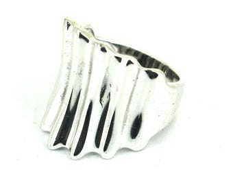 Vintage Modernist Ribbed Fluted Puffy Concave Wide Band Design Ring 925 Sterling Silver RG 1934
