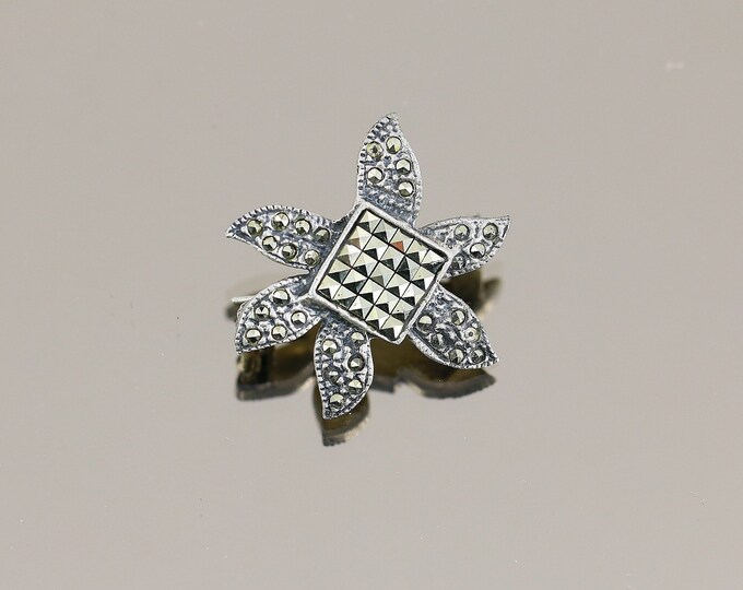 Vintage Beautiful Flower Floral Marcasite Stones Design Pin/Brooch 925 Sterling BB 1483
