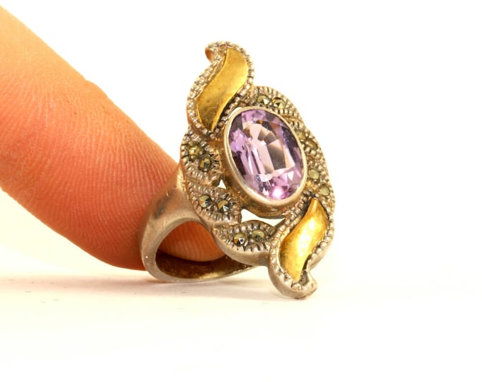 Vintage Size 8  BOMA 18K Gold Oval Amethyst Floral Marcasite Inlay Ring 925 Sterling Silver RG 2390