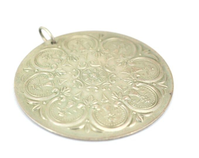 Vintage 1978 Towle Medallion Christmas Floral Ornament  Pendant  925 Sterling Silver PD 1106
