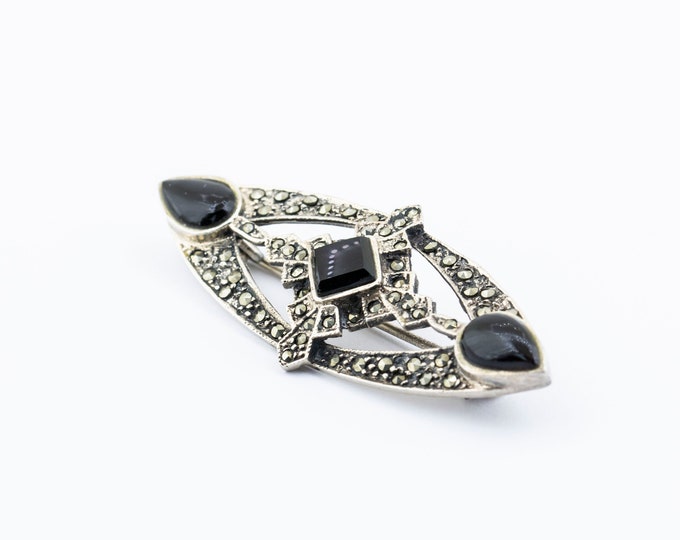 Vintage Oval Shape Beautiful Cross Design Onyx Marcasite Pin/Brooch 925 Sterling Silver BB 459Q