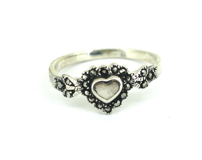 Vintage Size 9 Heart MOP Mother Of Pearl Marcasite Stones Design Ring 925 Sterling Silver RG 4687