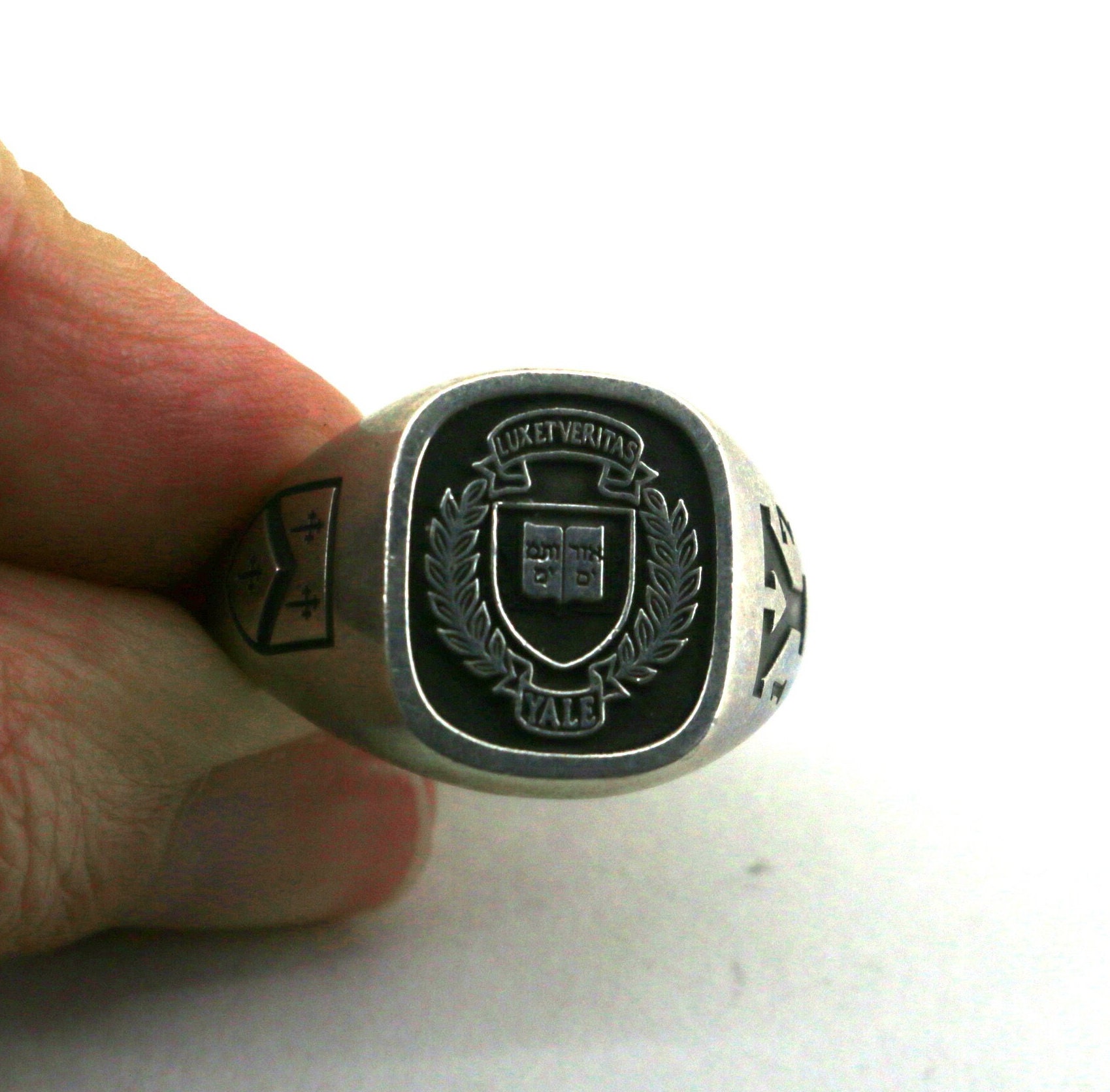 Yale university deals ring