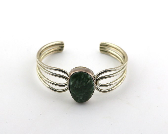 Vintage Rare Navajo Henry Yazzie Green Oval Healing Stone Lines Design Cuff Bracelet 925 Sterling Silver BR 1619