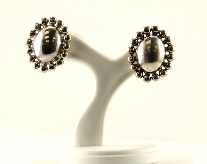 Vintage Oval Flower Design Stud Earrings 925 Sterling Silver ER 963