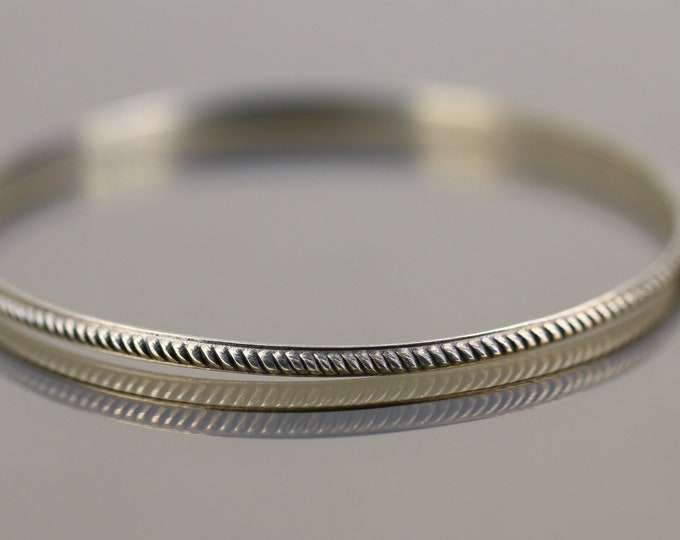 Vintage Thin Twisted Ribbed Round Design Bangle Bracelet 925 Sterling BR 1834