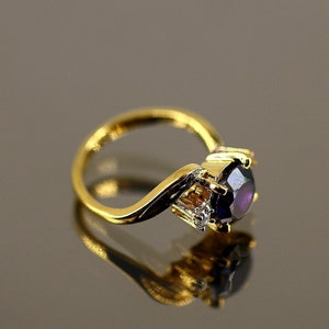 Vintage Size 5.75 Round Purple Small White Crystals CZ Gold Plated Statement Design Ring 925 Sterling Silver RG 3046