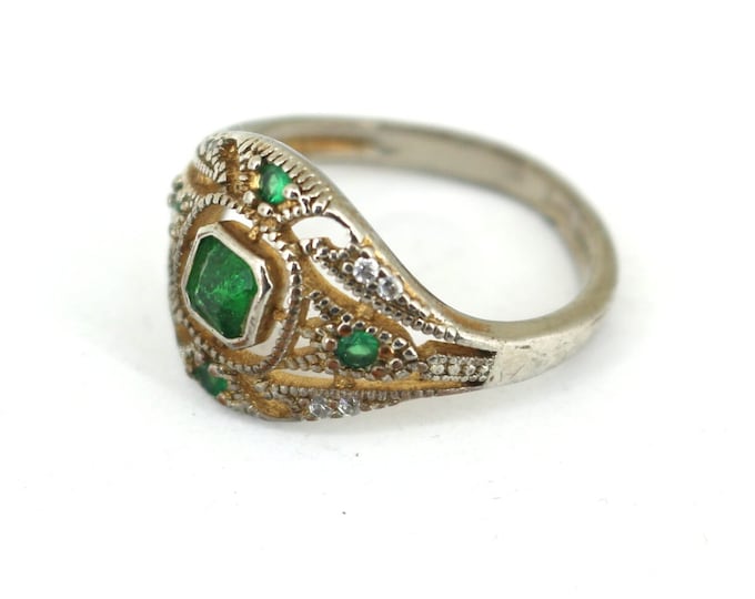 Vintage Size 7.75 Elegant Green CZ Stone Design Ring 925 Sterling Silver RG 721