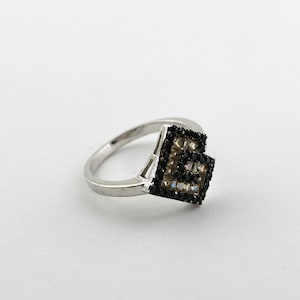 Vintage Size 10  Sparkling Edgy Black White Crystals CZ Letter G Heart Design Ring 925 Sterling Silver RG 317U
