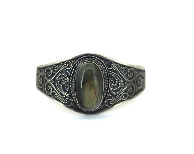 Vintage Navajo Natural Green Stone Cuff Bracelet 925 Sterling Silver BR 3108