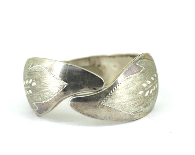 Vintage Leaf-Like Wide Bangle Bracelet 925 Sterling BR 220
