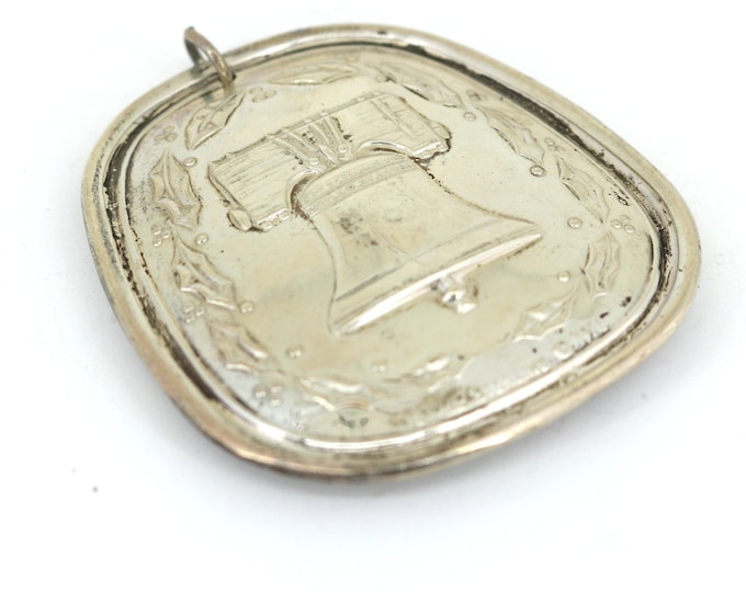 Vintage 1978 Towle Medallion Christmas Floral Ornament  Pendant  925 Sterling Silver PD 1106