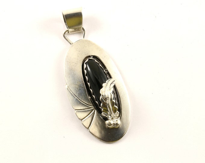 Vintage Navajo Black Onyx Leaf Design Pendant 925 Sterling  PD 2048