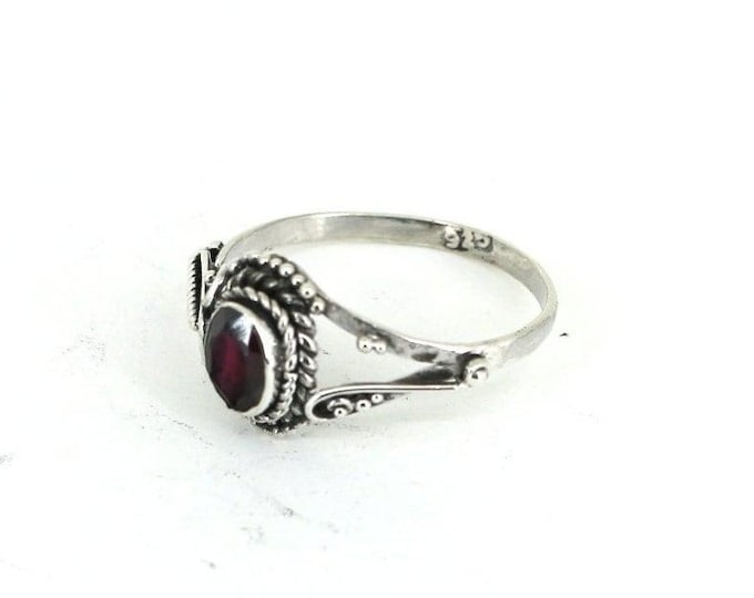 Vintage Antique Red Garnet Oval Ring Size 6 Sterling 925 Silver RG 4198