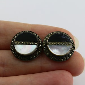 Vintage Shiny Marcasite Stones Black Onyx White MOP Mother Of Pearl Round Day Night Design Stud Earrings Sterling Silver 925 ER 1167S