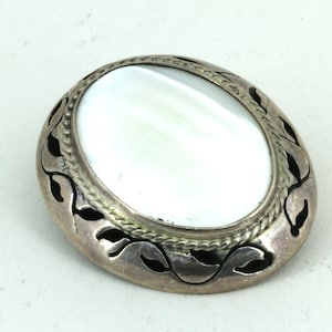 Vintage MOP Mother of Pearl Design Pin/Brooch 925 Sterling BB 625