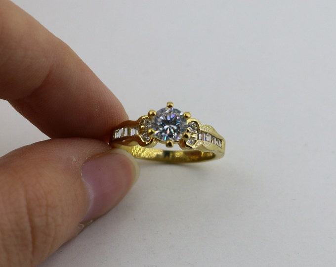 Vintage Size 7.25 Sparkling Round Cut White Crystals CZ Gold Plated Promise Design Ring 925 Sterling Silver  RG 2706V