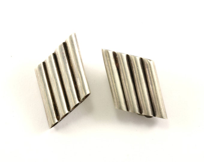 Vintage Graduated Design Clip On Earrings 925 Sterling Silver ER 1032