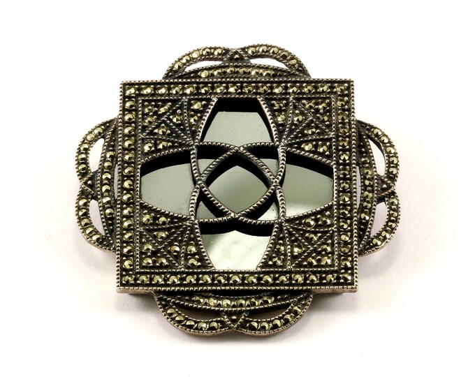 Vintage Onyx Floral Design  Pin/Brooch 935 Sterling BB 754
