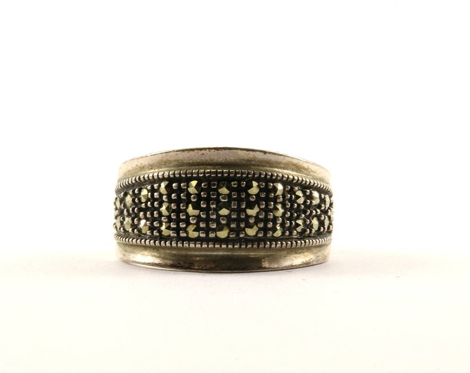 Vintage Size 5.75 Dome Shape Shiny Marcasite Stones Signet Ring 925 Sterling Silver RG 3184