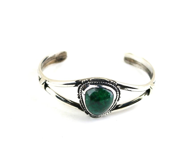 Vintage Michael Perry Navajo Shiny Green Malachite Stone Native American Southwestern Design Cuff Bracelet 925 Sterling Silver BR 2520A