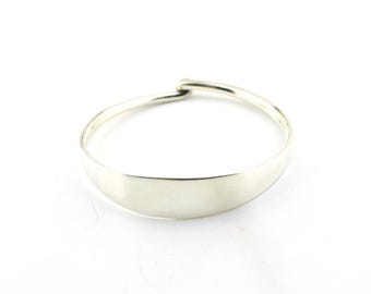 Modernist 925 Sterling Silver Bangle Bracelet Small Size BR 2303K