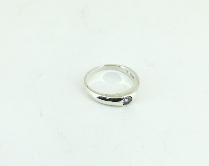 Vintage Size 8 Classic Round Cut CZ Stacking Crystal Design Ring 925 Sterling RG 1450